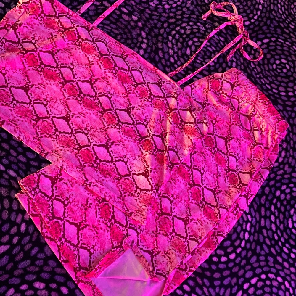 pink snake print shirt and skirt matching set - Picture 1 of 4